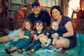 Give Profile Photo: Clyde and Jenn Comer III - 0463991