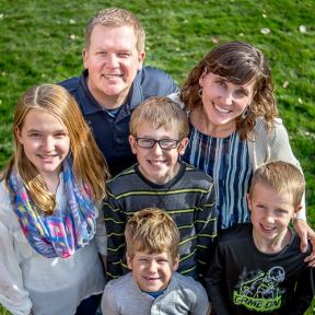 Give Profile Photo: Scott and Amy Mathison - 0512577