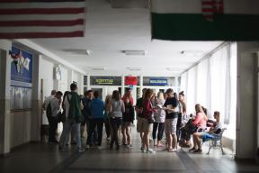 Give Profile Photo: Csaba and Caitlin Rakasz - 0664357